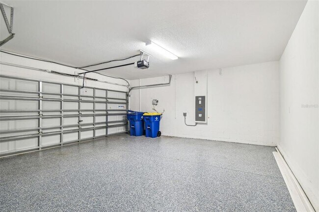 Building Photo - 8887 Little Bluestem Dr