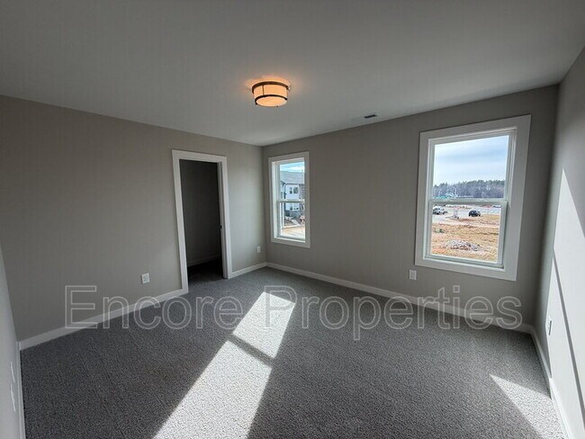 Building Photo - 67 Wandering Wy