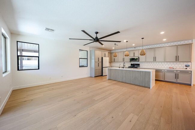 Building Photo - 25689 N 140th Ln