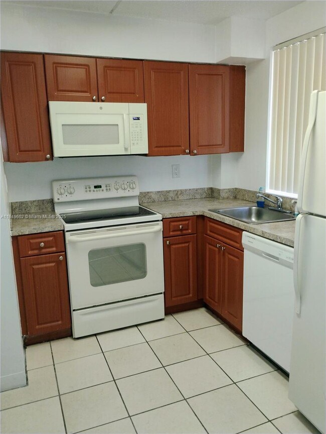 Primary Photo - 6045 NW 186th St