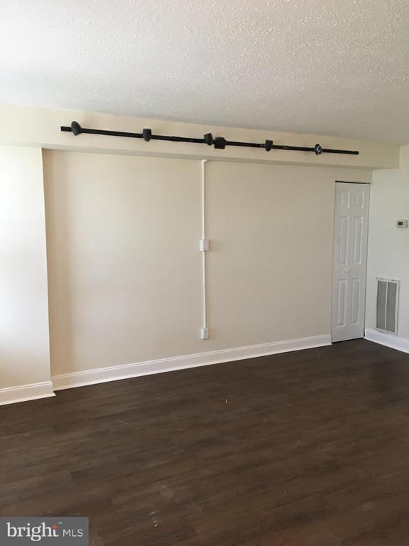 Building Photo - 12 Reliance Ct