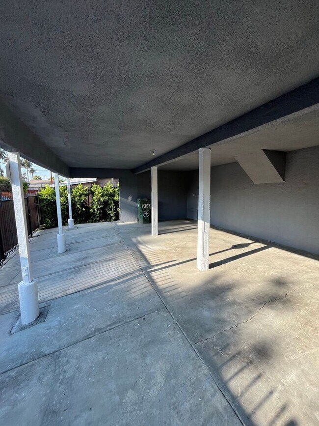 Building Photo - Gretna