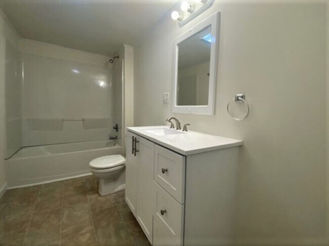 Building Photo - 3bed, 2ba Bungalow - 5 minutes from Downtown Kannapolis