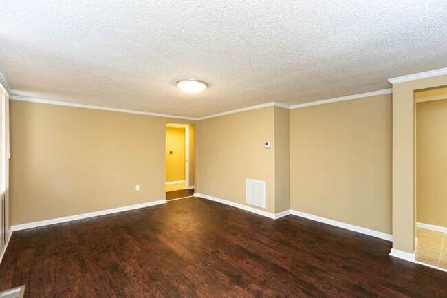 Building Photo - Now Accepting Section 8