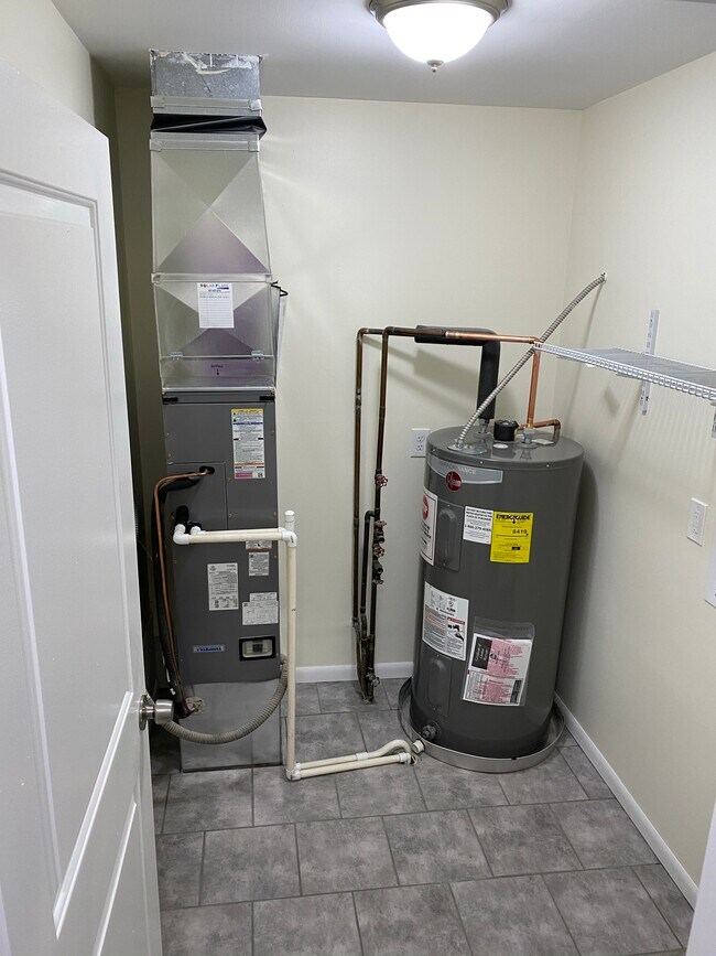 Building Photo - 7681 Brams Hill Dr