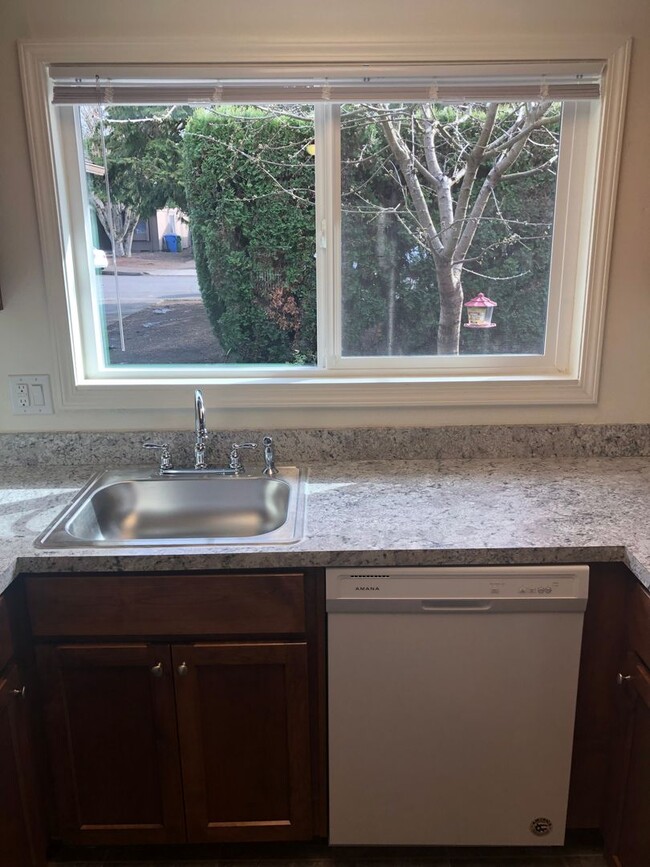 Building Photo - Total Remodel! Two Bedroom Duplex in North...