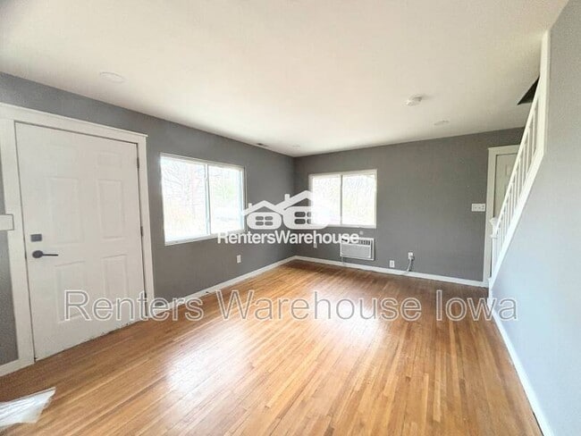 Building Photo - 32487 K Ave