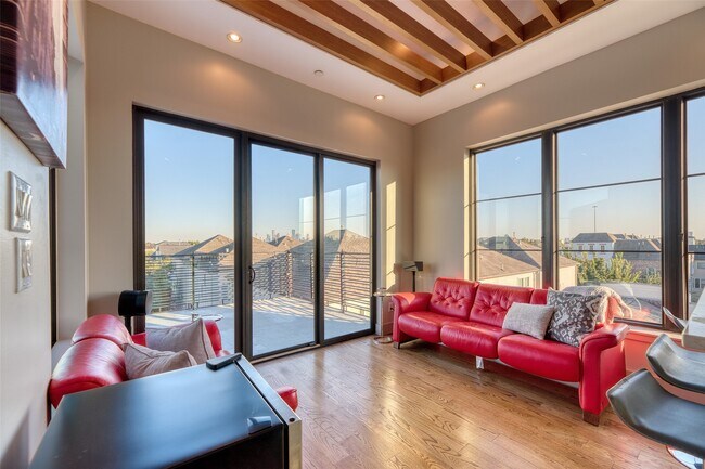 Building Photo - 5521 Kiam St