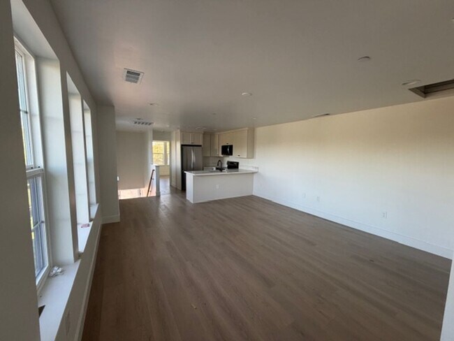 Building Photo - 4740-4760 3rd St, Rocklin, CA 95677