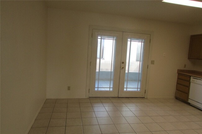 Building Photo - 2428 Pso Cisne