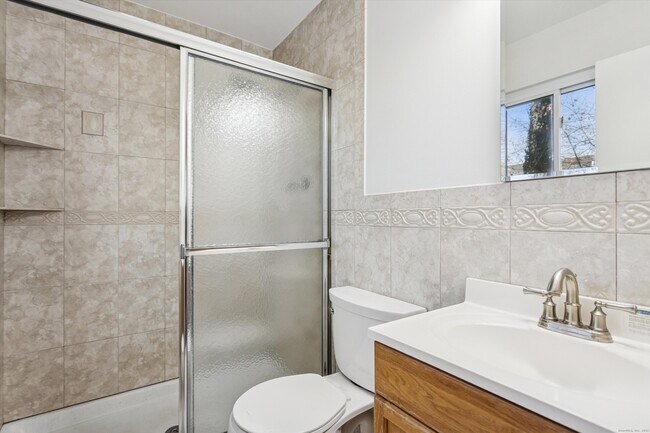 Building Photo - 61 Rock Spring Rd