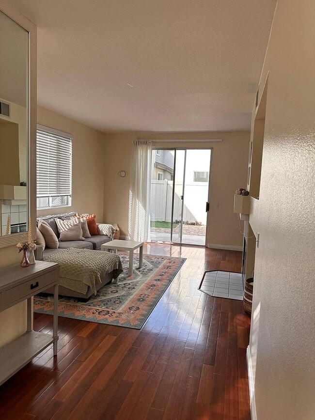 Building Photo - 830 N Kintyre Dr