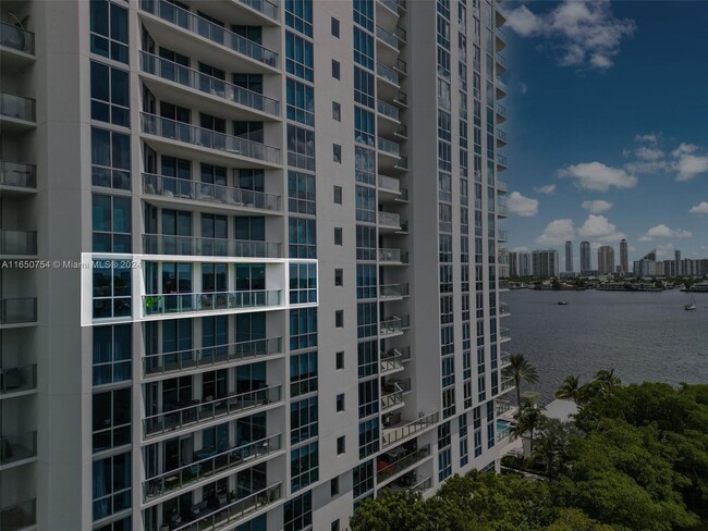 Building Photo - 17111 Biscayne Blvd