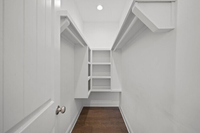 Building Photo - Move-In Special Available! Beautiful 4BR Home with Finished Basement