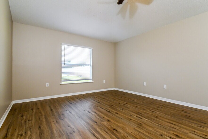 Building Photo - 8212 Settles Crk Lp