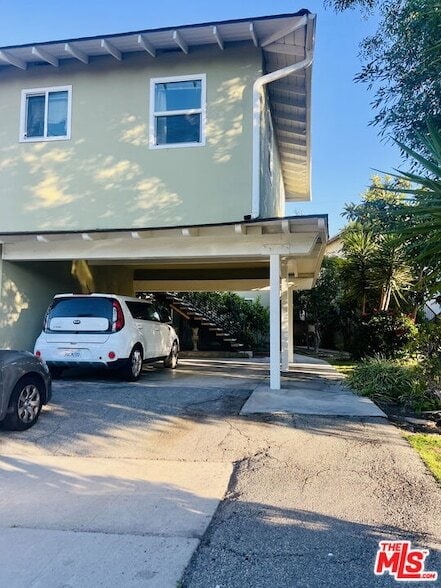 Building Photo - 624 N Toluca Park Dr