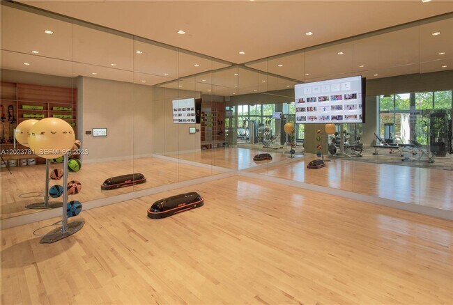 Building Photo - 16385 Biscayne Blvd