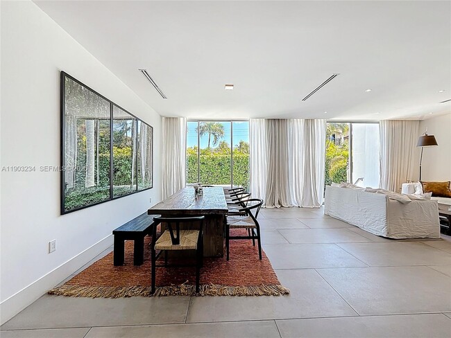 Building Photo - 561 Warren Ln