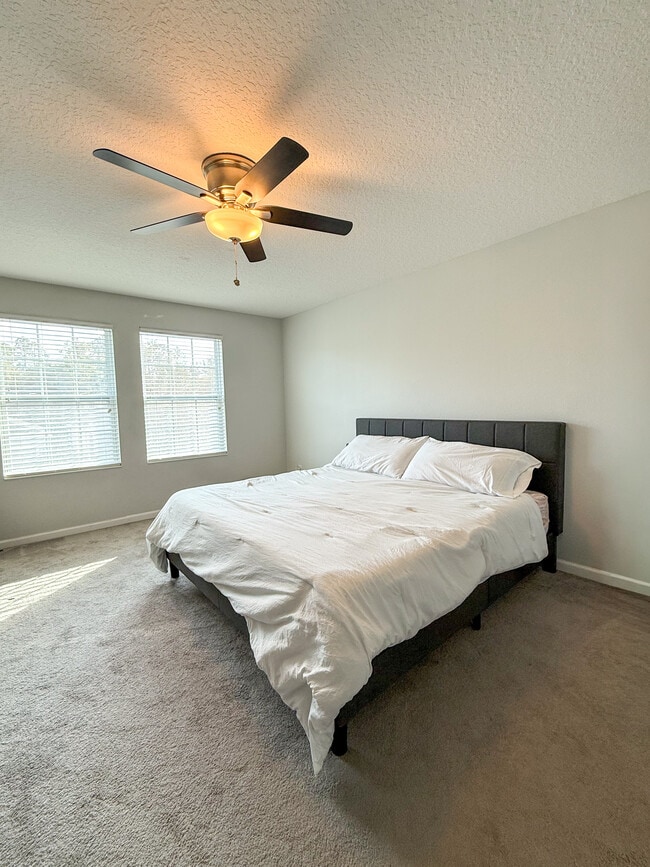 Building Photo - 3258 Stratton Cir