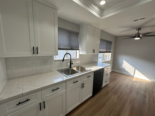 Building Photo - RV T 1708