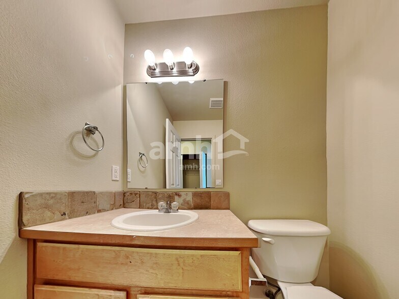 Building Photo - 2304 Cooper Crest Dr NW