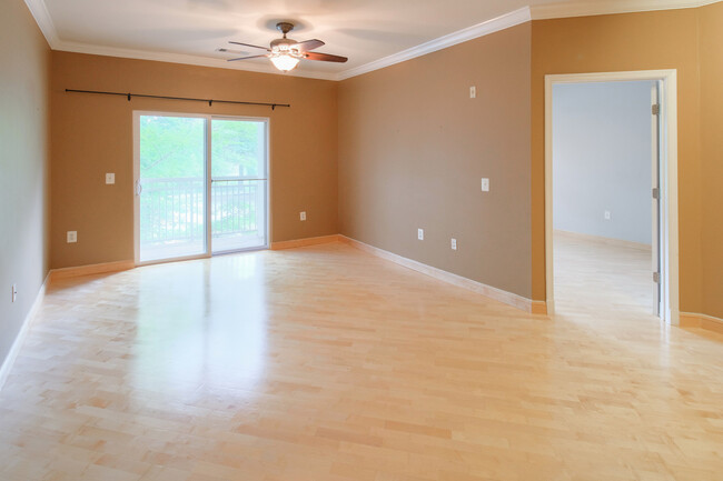 Building Photo - Modern 2 Bedroom and 2 Bath condo; amazing...