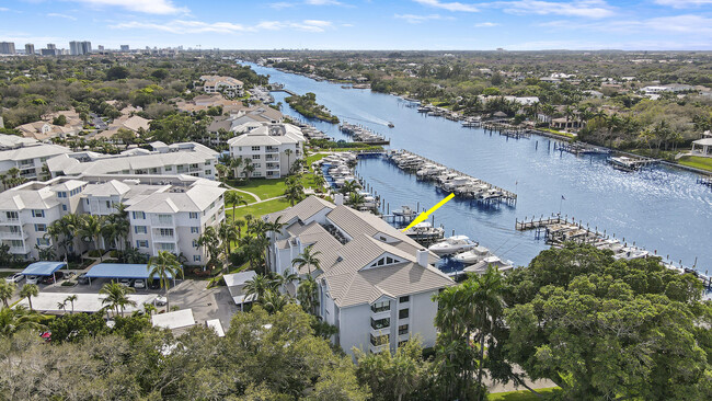 Building Photo - 515 Bay Colony Dr N