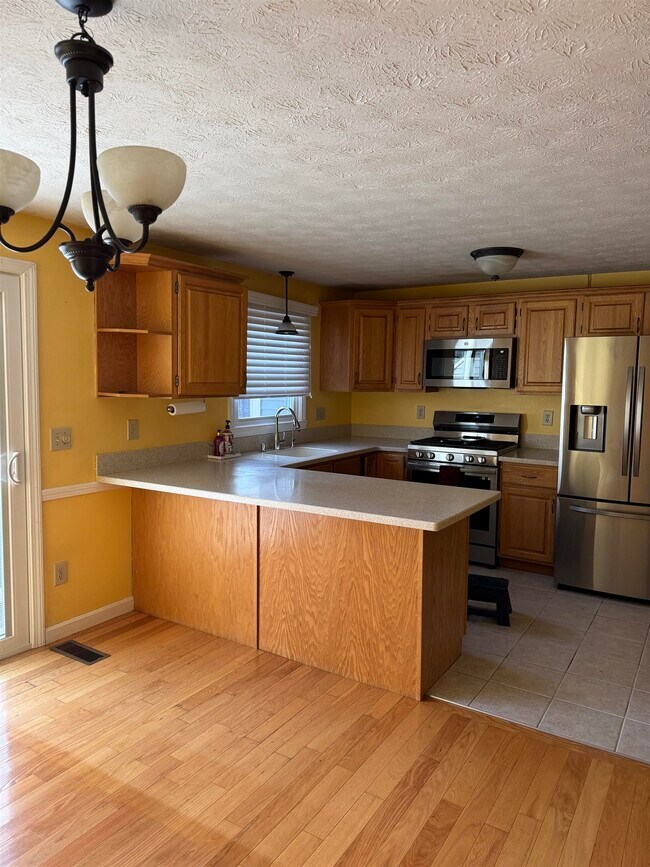 Building Photo - 16 High Bridge Hl