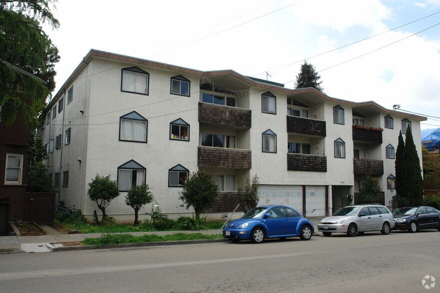 Building Photo - 2124 Parker