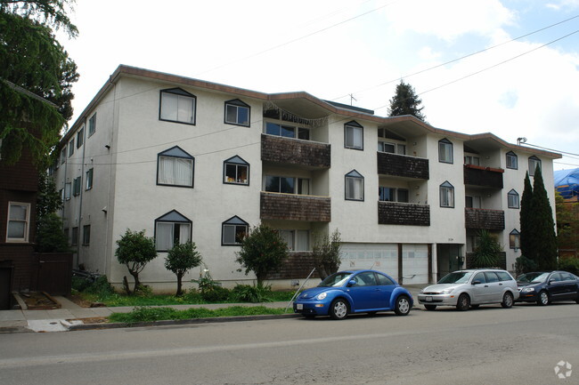 Building Photo - Parker Villa Apartments