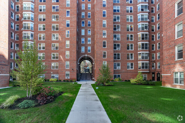 Building Photo - Flagg Court