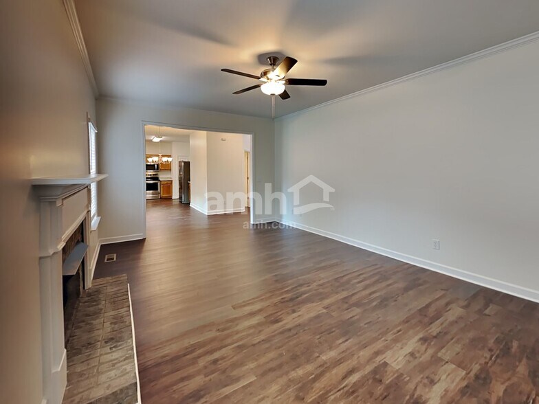 Building Photo - 3058 Romain Trail