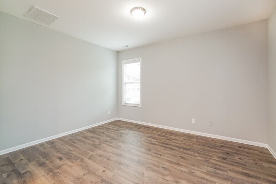 Building Photo - 125 Sturgeon St