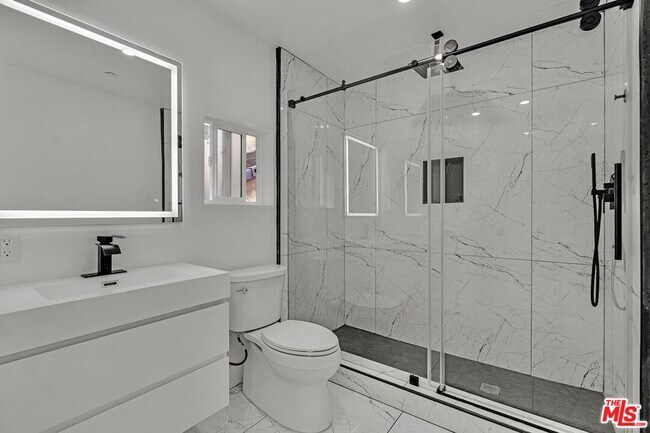 Building Photo - 4334 1/2 Sepulveda Blvd