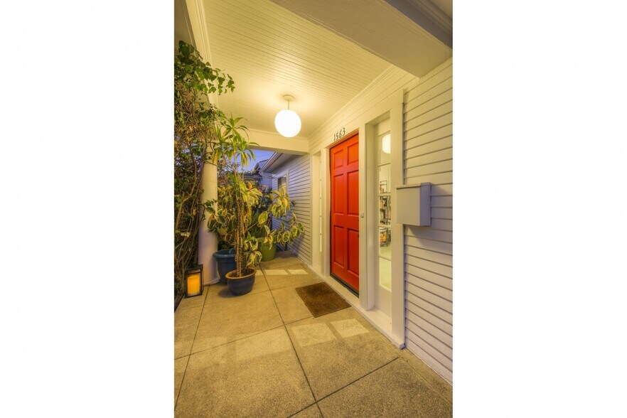 Building Photo - 1563 Lucretia Ave