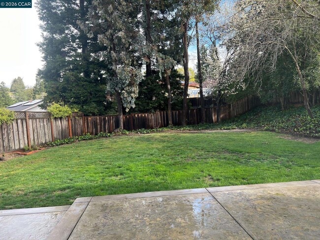 Building Photo - 1262 Vailwood Dr