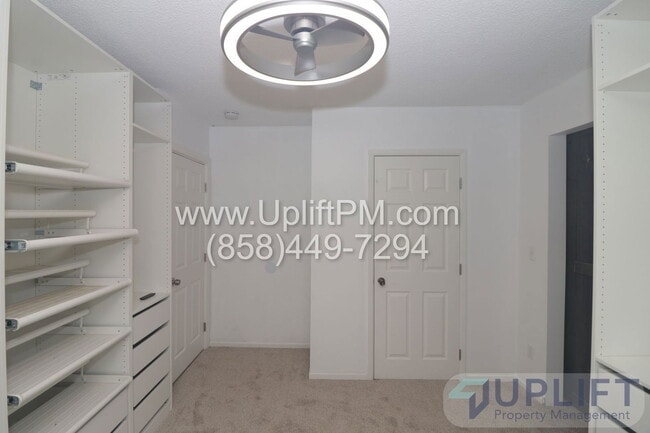 Building Photo - 1831 Lilac Rd