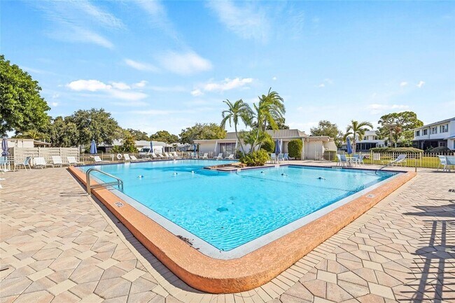 Building Photo - 3267 39th St S