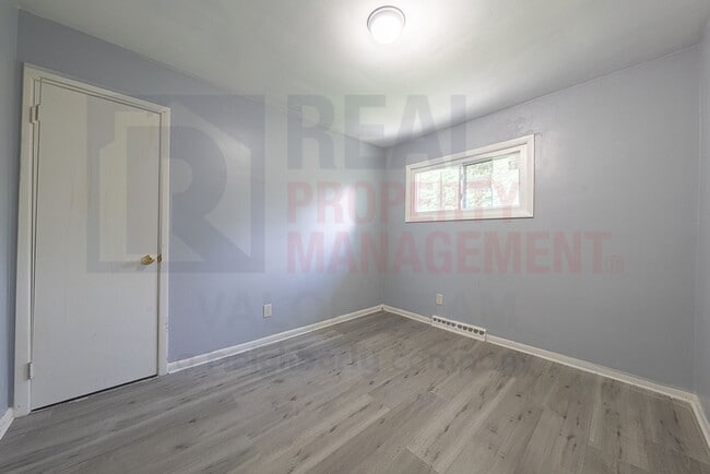 Building Photo - Welcoming 3 Bed 1 Bath Single  Family Home