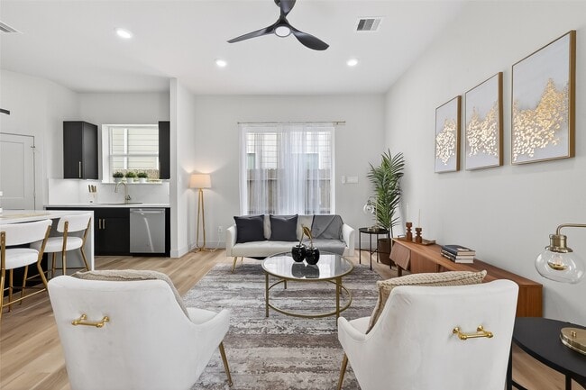 Building Photo - 975 Highland Lgt Ln