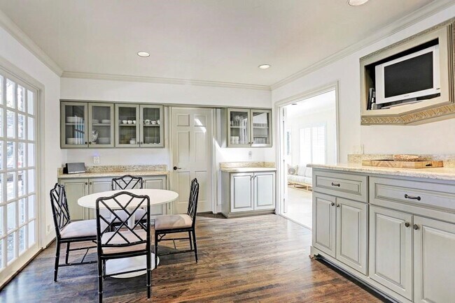 Building Photo - 5508 Candlewood Dr