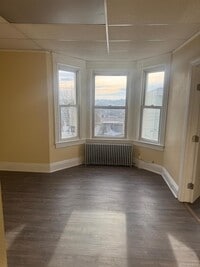 Building Photo - 141 Voss Ave