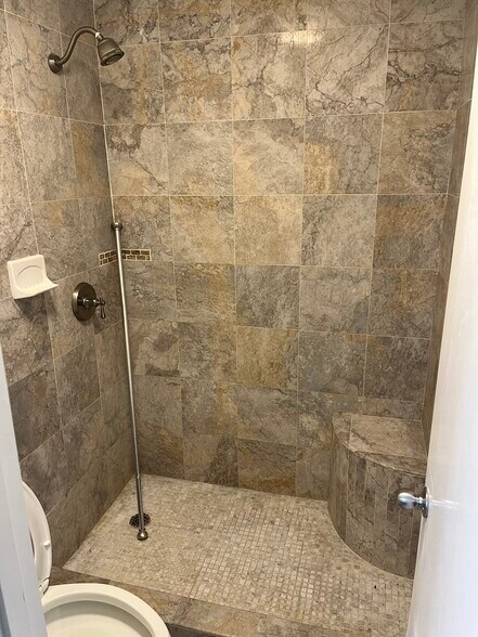 Building Photo - 1503 Wimbledon Dr