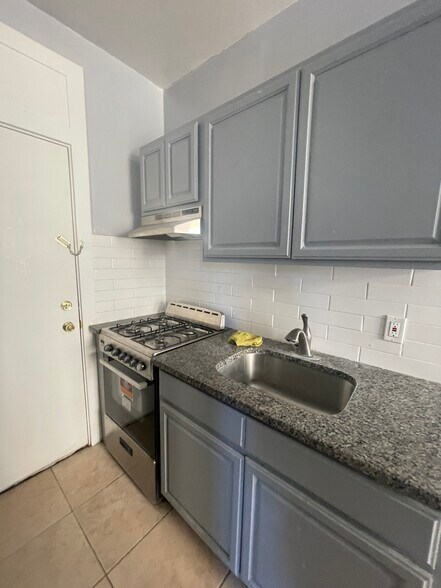 207 S Harrison St 23 - 220 S Harrison St