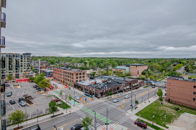 Building Photo - 111 N Ashley St