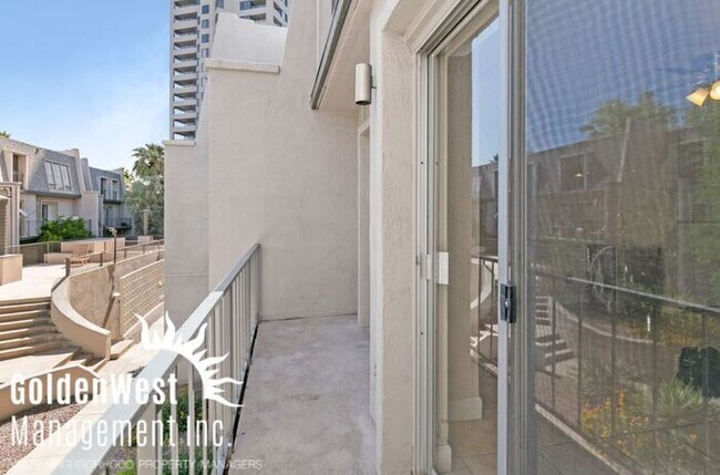 Building Photo - Fantastic 1Bdm 1Ba Midtown Condo Near Ligh...