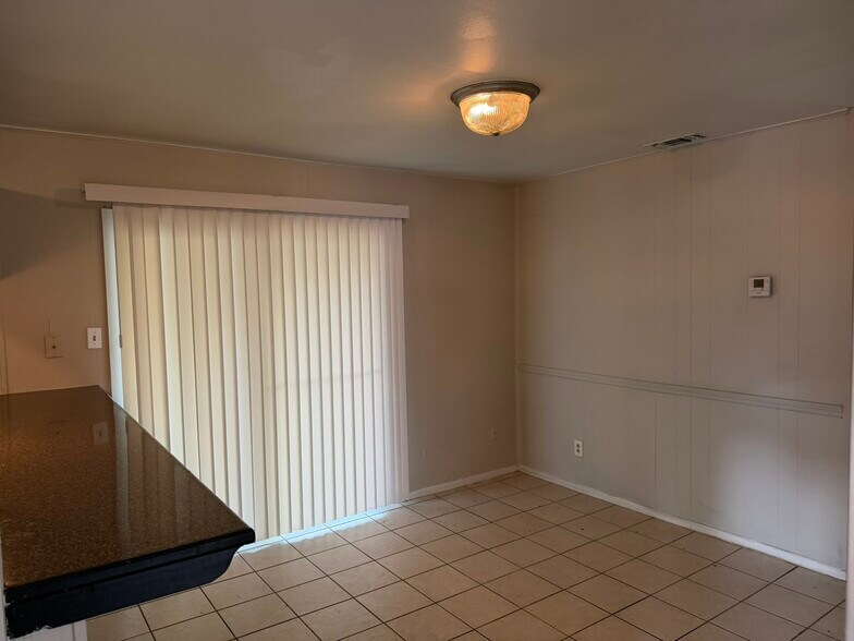 Building Photo - 814 Richland Dr