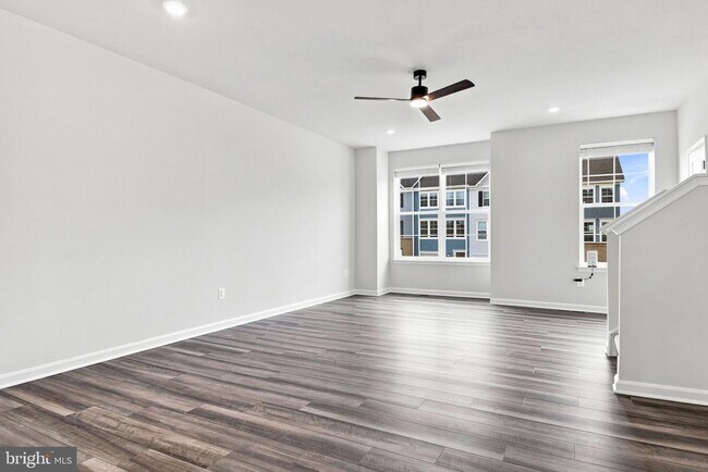 Building Photo - 417 Seeback Dr