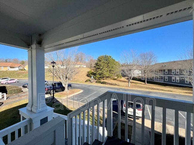 Building Photo - 4606 Breakers Ln