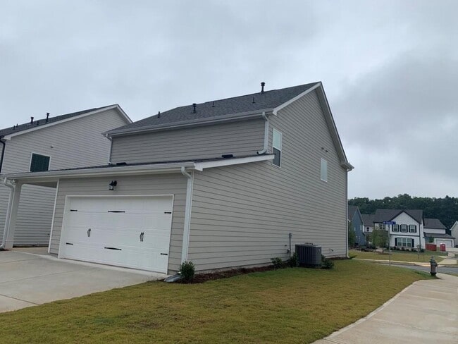 Building Photo - 5203 Addison St